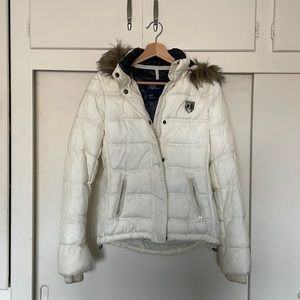 AMERICAN EAGLE WHITE PUFFER WITH DETACHABLE FURRY HOOD SIZE SMALL / PETITE
